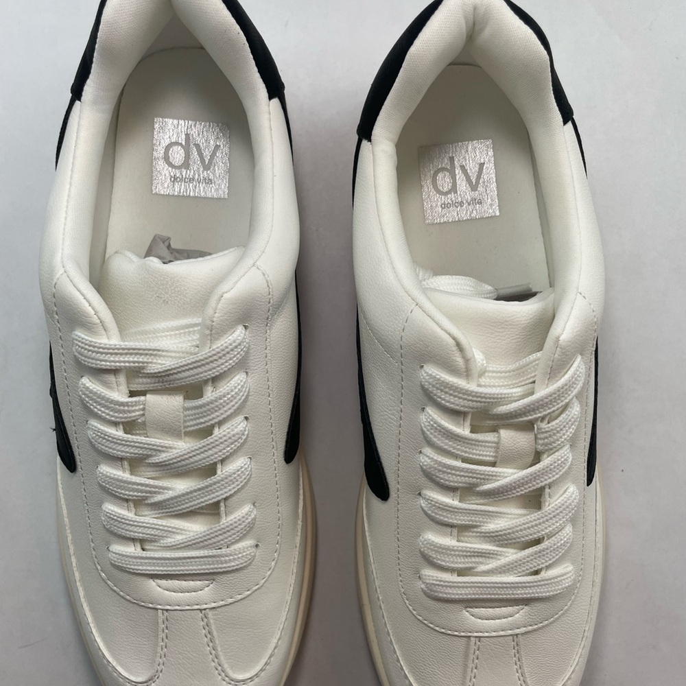 Dolce Vita Women's Voyage Low Line Lace-Up Sneakers White / Black Size 9 NEW - Picture 4 of 9